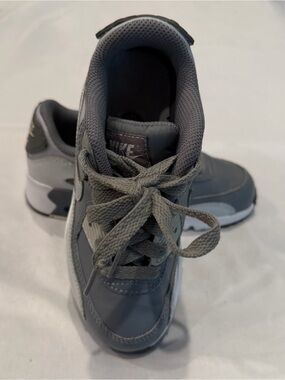 Nike Air Max 90 kids’ sneakers gray